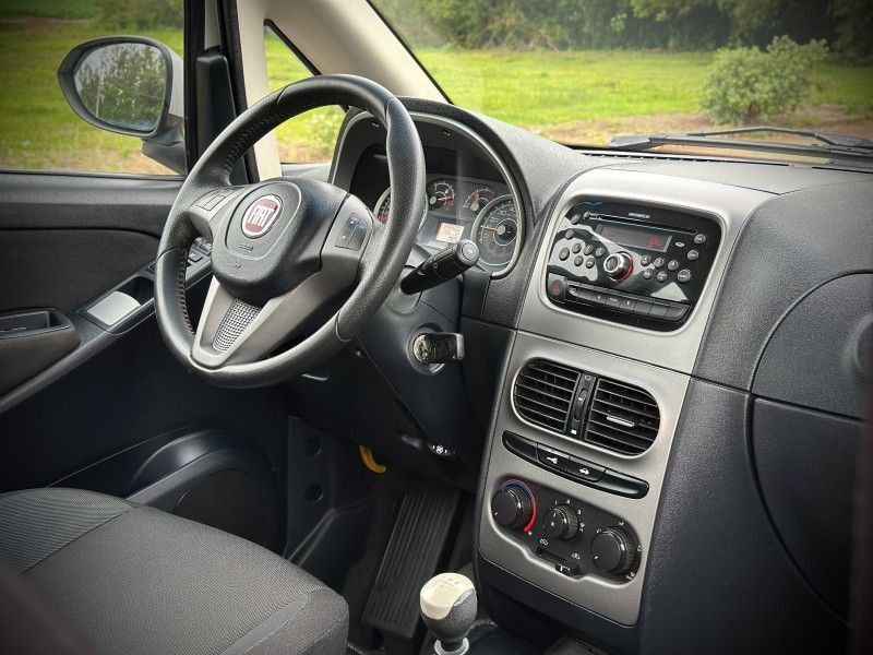 Fiat IDEA ATTRACTIVE 1.4 2014 NEUMANN VEÍCULOS ARROIO DO MEIO / Carros no Vale
