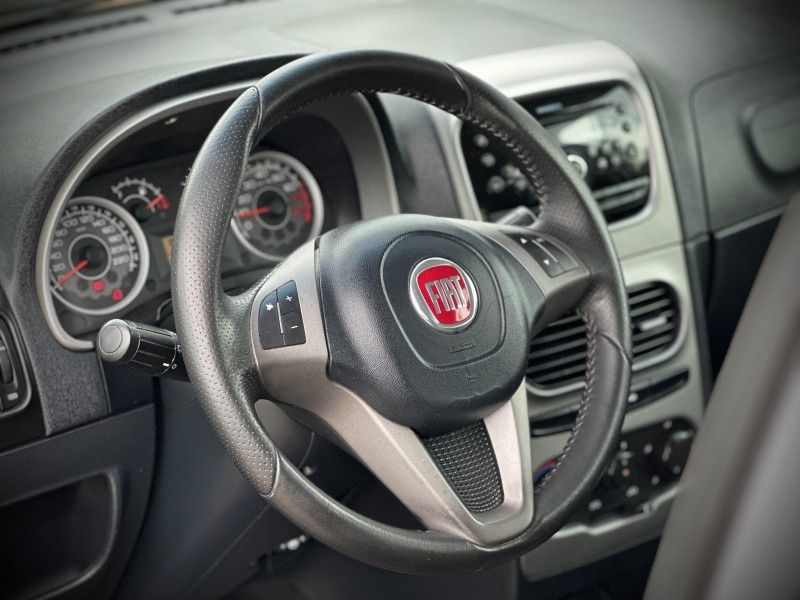 Fiat IDEA ATTRACTIVE 1.4 2014 NEUMANN VEÍCULOS ARROIO DO MEIO / Carros no Vale