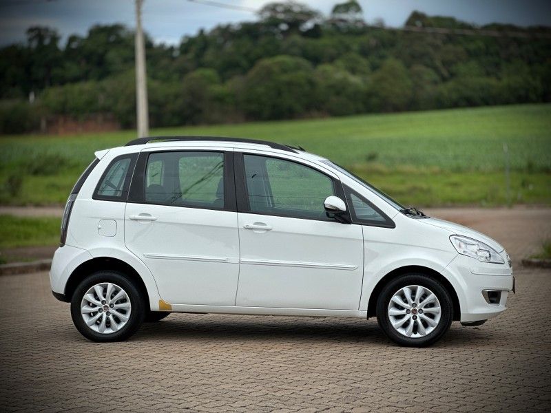 Fiat IDEA ATTRACTIVE 1.4 2014 NEUMANN VEÍCULOS ARROIO DO MEIO / Carros no Vale