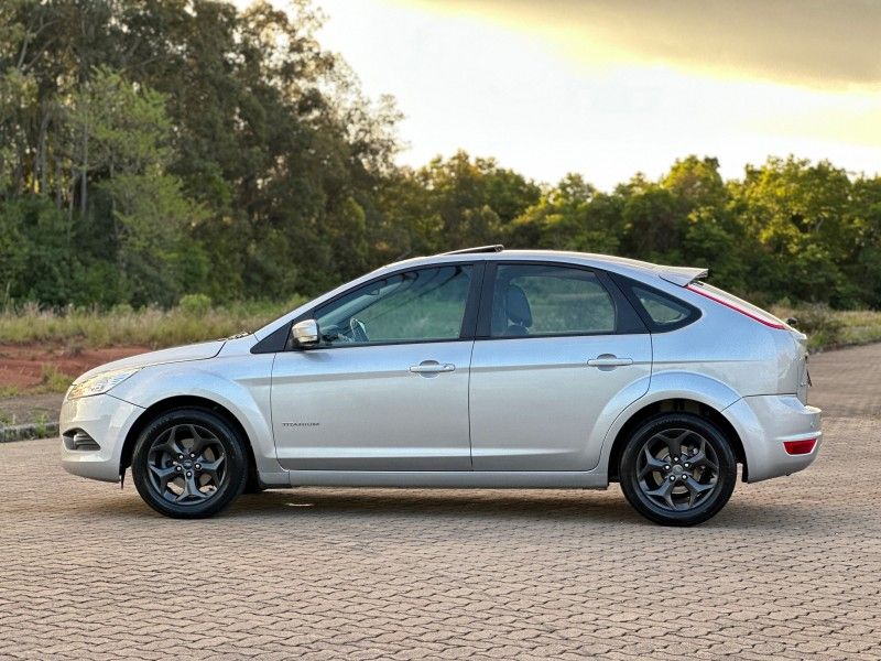 Ford FOCUS TITANIUM 2.0 2013 NEUMANN VEÍCULOS ARROIO DO MEIO / Carros no Vale