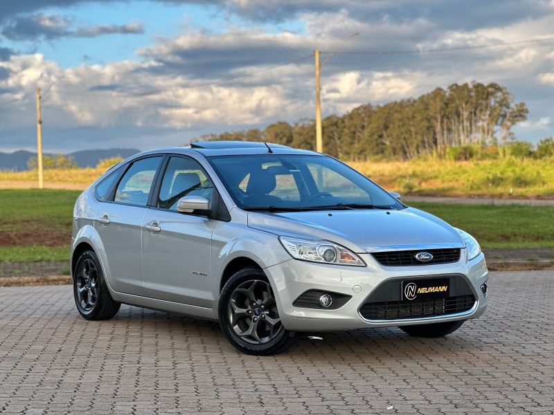 Ford FOCUS TITANIUM 2.0 2013 NEUMANN VEÍCULOS ARROIO DO MEIO / Carros no Vale