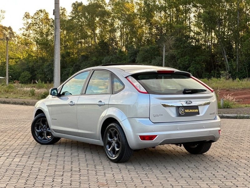 Ford FOCUS TITANIUM 2.0 2013 NEUMANN VEÍCULOS ARROIO DO MEIO / Carros no Vale