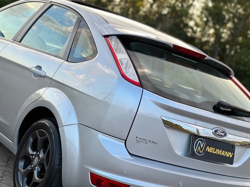 Ford FOCUS TITANIUM 2.0 2013 NEUMANN VEÍCULOS ARROIO DO MEIO / Carros no Vale