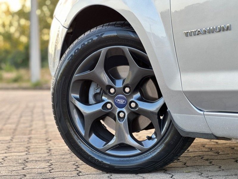 Ford FOCUS TITANIUM 2.0 2013 NEUMANN VEÍCULOS ARROIO DO MEIO / Carros no Vale