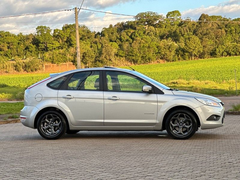 Ford FOCUS TITANIUM 2.0 2013 NEUMANN VEÍCULOS ARROIO DO MEIO / Carros no Vale