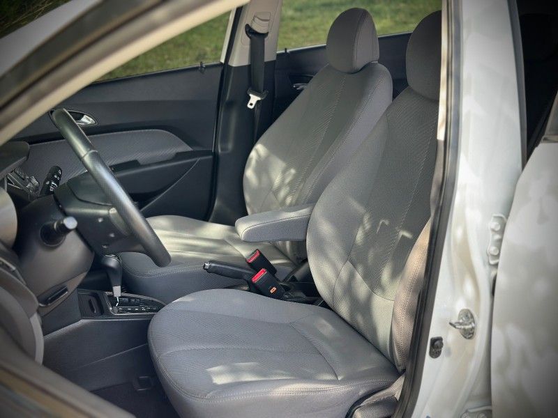 Hyundai HB20X PREMIUM 1.6 2014 NEUMANN VEÍCULOS ARROIO DO MEIO / Carros no Vale