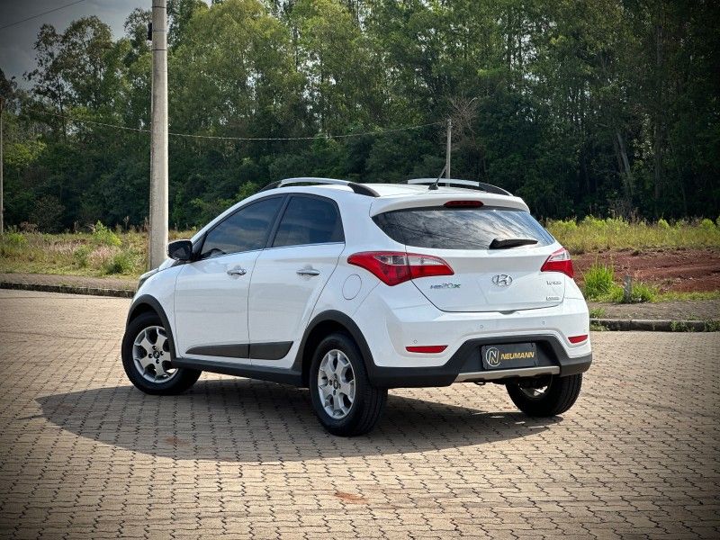 Hyundai HB20X PREMIUM 1.6 2014 NEUMANN VEÍCULOS ARROIO DO MEIO / Carros no Vale