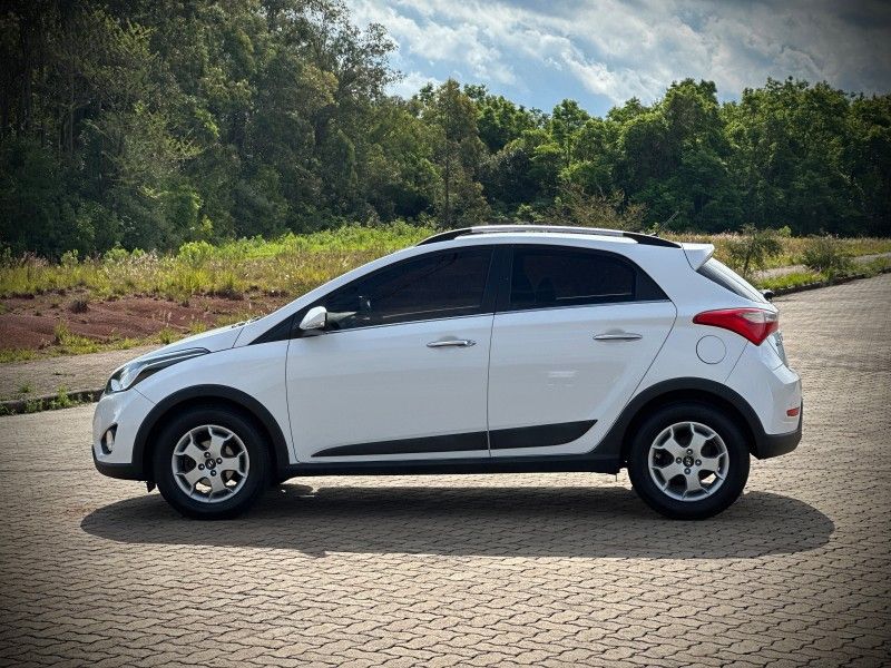 Hyundai HB20X PREMIUM 1.6 2014 NEUMANN VEÍCULOS ARROIO DO MEIO / Carros no Vale