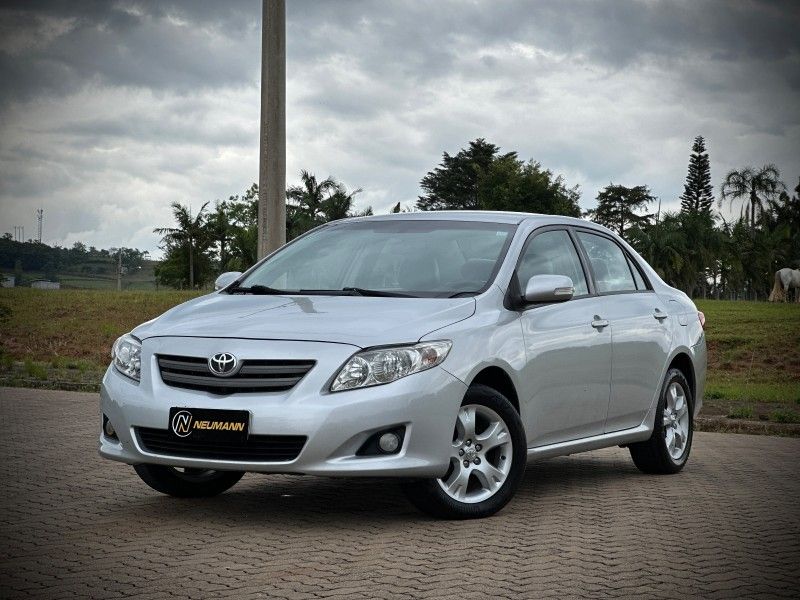 Toyota COROLLA XEi 2.0 2011 NEUMANN VEÍCULOS ARROIO DO MEIO / Carros no Vale
