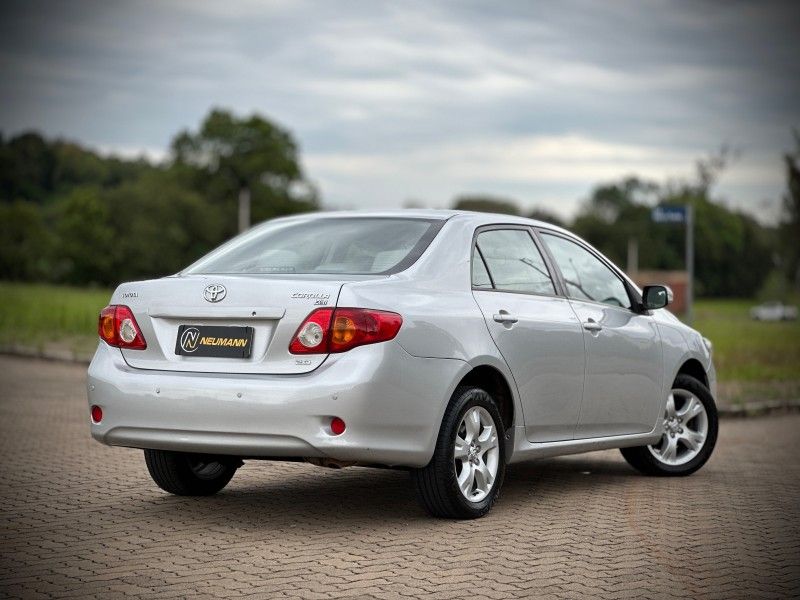 Toyota COROLLA XEi 2.0 2011 NEUMANN VEÍCULOS ARROIO DO MEIO / Carros no Vale