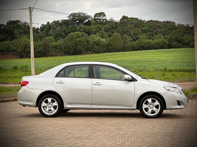 Toyota COROLLA XEi 2.0 2011 NEUMANN VEÍCULOS ARROIO DO MEIO / Carros no Vale
