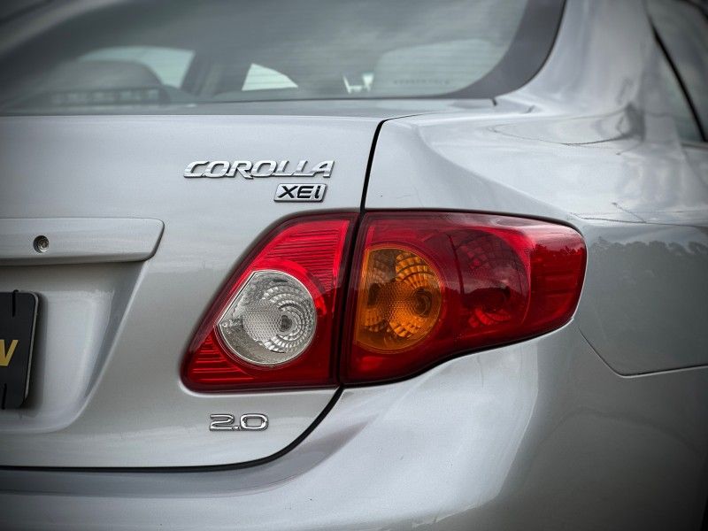 Toyota COROLLA XEi 2.0 2011 NEUMANN VEÍCULOS ARROIO DO MEIO / Carros no Vale