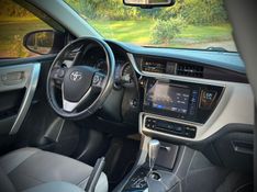 Toyota COROLLA XEi 2.0 2018 NEUMANN VEÍCULOS ARROIO DO MEIO / Carros no Vale