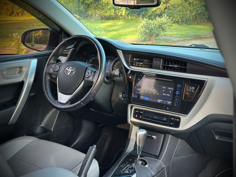 Toyota COROLLA XEi 2.0 2018 NEUMANN VEÍCULOS ARROIO DO MEIO / Carros no Vale Toyota COROLLA XEi 2.0 2018 NEUMANN VEÍCULOS ARROIO DO MEIO / Carros no Vale