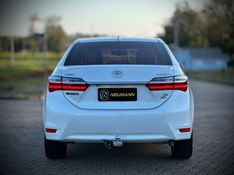 Toyota COROLLA XEi 2.0 2018 NEUMANN VEÍCULOS ARROIO DO MEIO / Carros no Vale