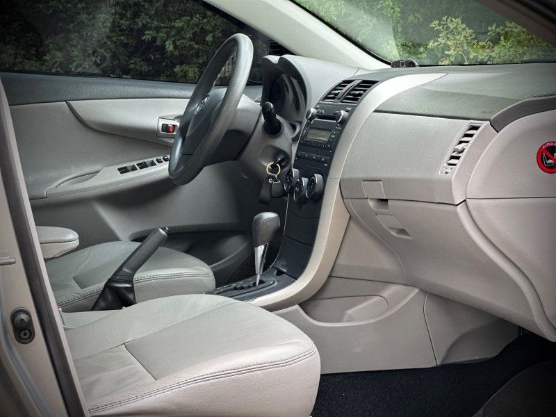 Toyota COROLLA XLi 1.8 2009 NEUMANN VEÍCULOS ARROIO DO MEIO / Carros no Vale