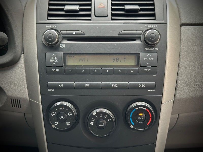 Toyota COROLLA XLi 1.8 2009 NEUMANN VEÍCULOS ARROIO DO MEIO / Carros no Vale