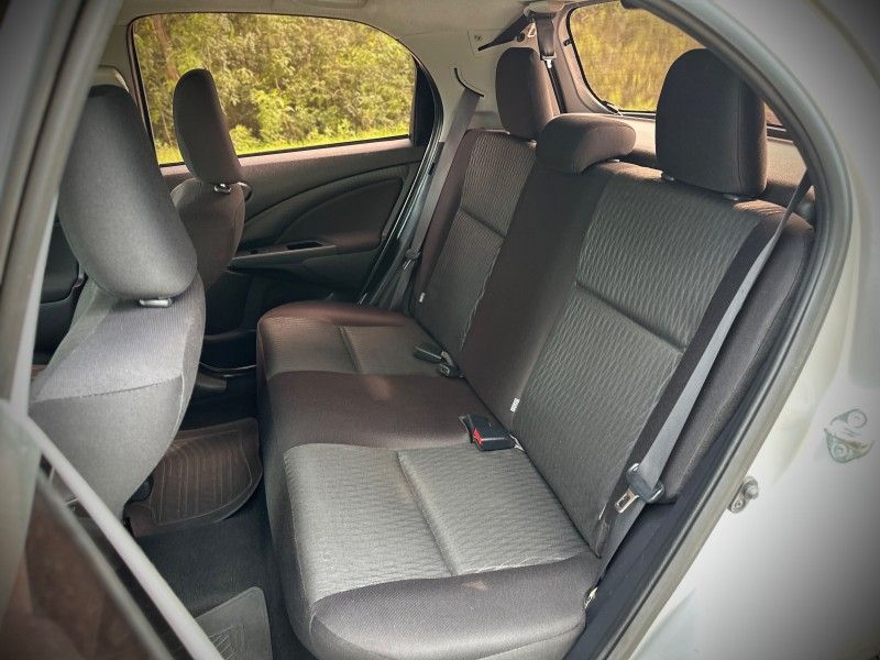 Toyota ETIOS X 1.3 2017 NEUMANN VEÍCULOS ARROIO DO MEIO / Carros no Vale