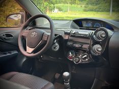 Toyota ETIOS X 1.3 2017 NEUMANN VEÍCULOS ARROIO DO MEIO / Carros no Vale