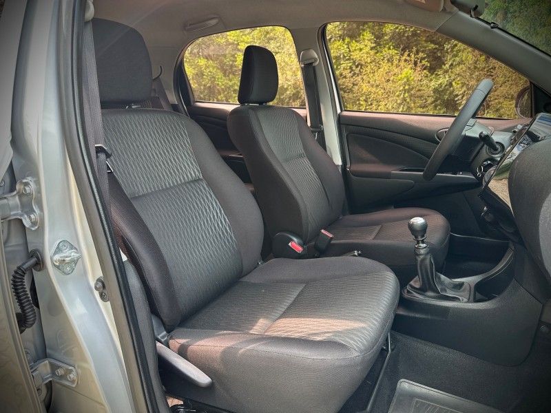 Toyota ETIOS X 1.3 2017 NEUMANN VEÍCULOS ARROIO DO MEIO / Carros no Vale