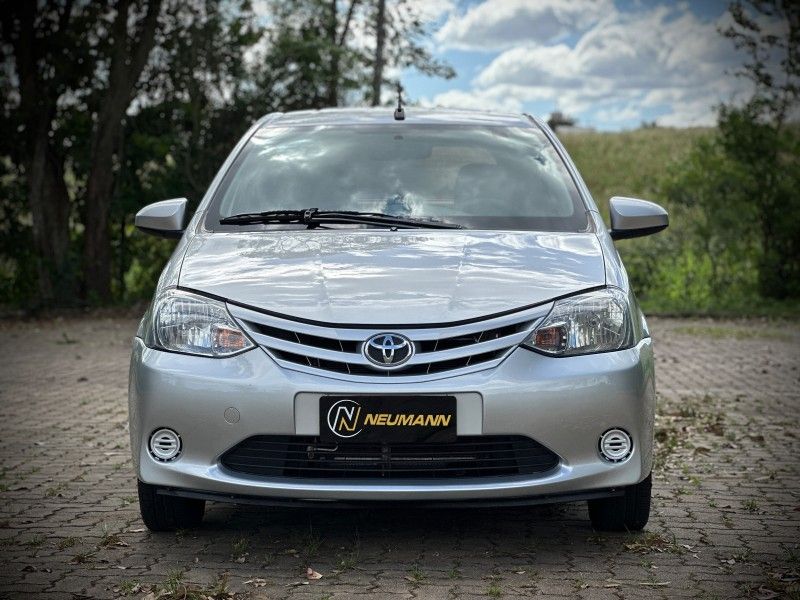 Toyota ETIOS X 1.3 2017 NEUMANN VEÍCULOS ARROIO DO MEIO / Carros no Vale