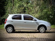 Toyota ETIOS X 1.3 2017 NEUMANN VEÍCULOS ARROIO DO MEIO / Carros no Vale