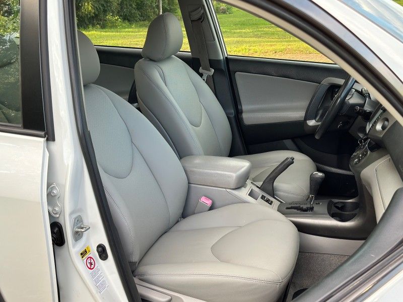 Toyota RAV-4 2.4 2011 NEUMANN VEÍCULOS ARROIO DO MEIO / Carros no Vale