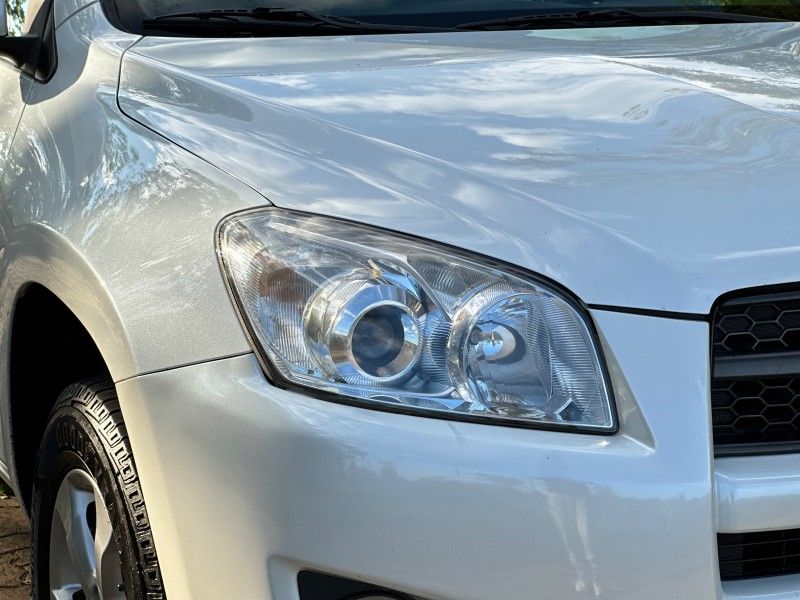 Toyota RAV-4 2.4 2011 NEUMANN VEÍCULOS ARROIO DO MEIO / Carros no Vale