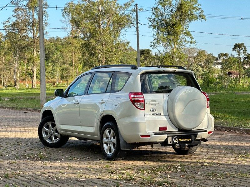 Toyota RAV-4 2.4 2011 NEUMANN VEÍCULOS ARROIO DO MEIO / Carros no Vale