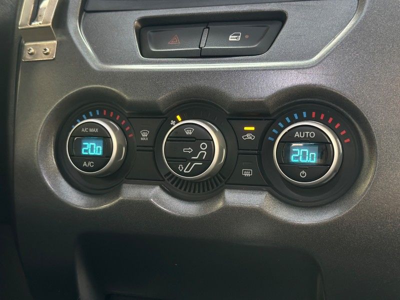 Troller T-4 XLT 3.2 2020 NEUMANN VEÍCULOS ARROIO DO MEIO / Carros no Vale