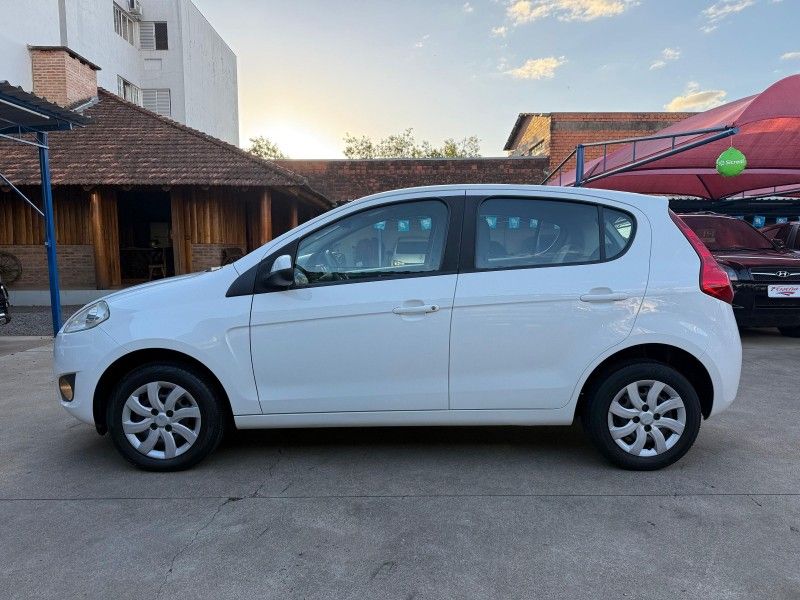 Fiat PALIO ATTRACTIVE 1.0 8V 2014 FERREIRA VEÍCULOS VENÂNCIO AIRES / Carros no Vale