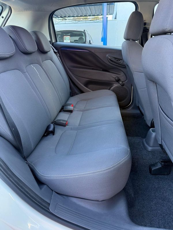 Fiat PUNTO ATTRACTIVE 1.4 8V 2014 FERREIRA VEÍCULOS VENÂNCIO AIRES / Carros no Vale