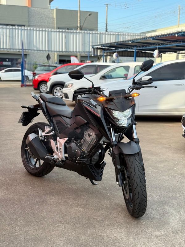 Honda Motos CB 300 2025 FERREIRA VEÍCULOS VENÂNCIO AIRES / Carros no Vale
