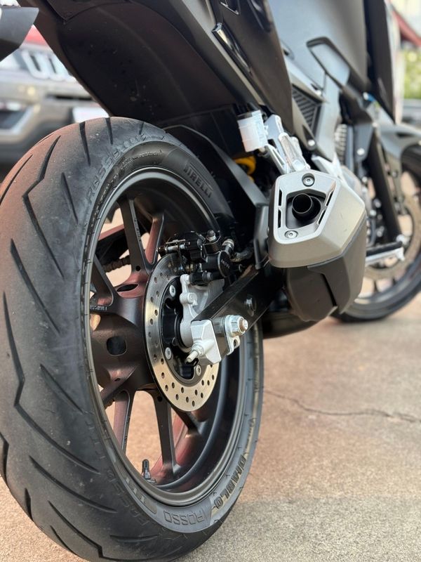 Honda Motos CB 300 2025 FERREIRA VEÍCULOS VENÂNCIO AIRES / Carros no Vale