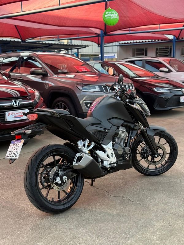 Honda Motos CB 300 2025 FERREIRA VEÍCULOS VENÂNCIO AIRES / Carros no Vale
