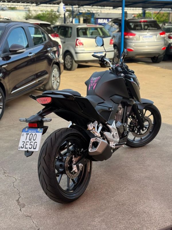 Honda Motos CB 300 2025 FERREIRA VEÍCULOS VENÂNCIO AIRES / Carros no Vale