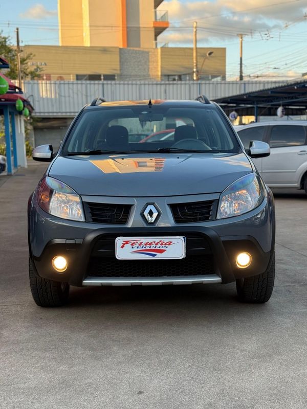 Renault SANDERO STEPWAY 1.6 2011 FERREIRA VEÍCULOS VENÂNCIO AIRES / Carros no Vale
