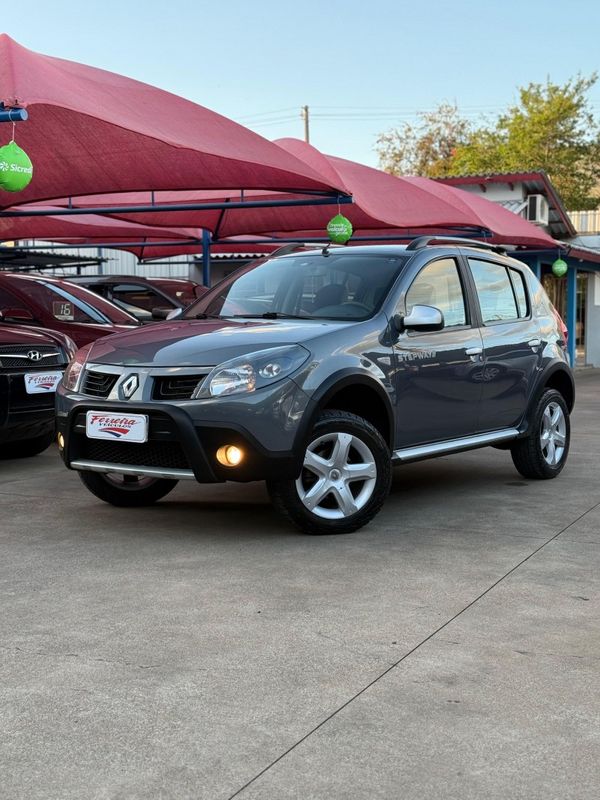 Renault SANDERO STEPWAY 1.6 2011 FERREIRA VEÍCULOS VENÂNCIO AIRES / Carros no Vale