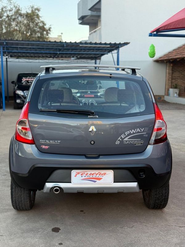Renault SANDERO STEPWAY 1.6 2011 FERREIRA VEÍCULOS VENÂNCIO AIRES / Carros no Vale