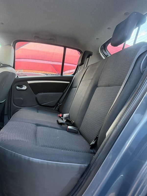 Renault SANDERO STEPWAY 1.6 2011 FERREIRA VEÍCULOS VENÂNCIO AIRES / Carros no Vale