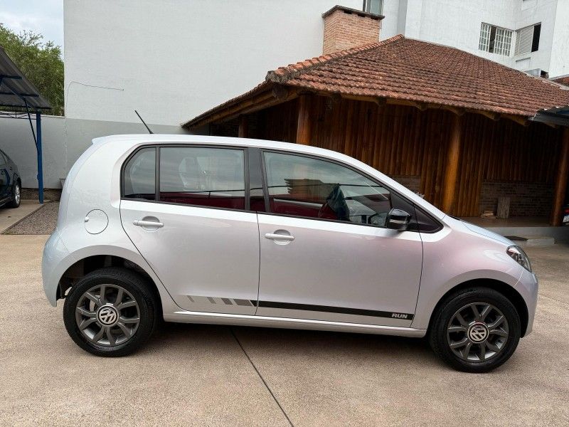 Volkswagen UP RUN 1.0 2017 FERREIRA VEÍCULOS VENÂNCIO AIRES / Carros no Vale
