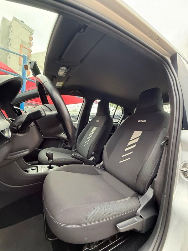 Volkswagen UP RUN 1.0 2017 FERREIRA VEÍCULOS VENÂNCIO AIRES / Carros no Vale