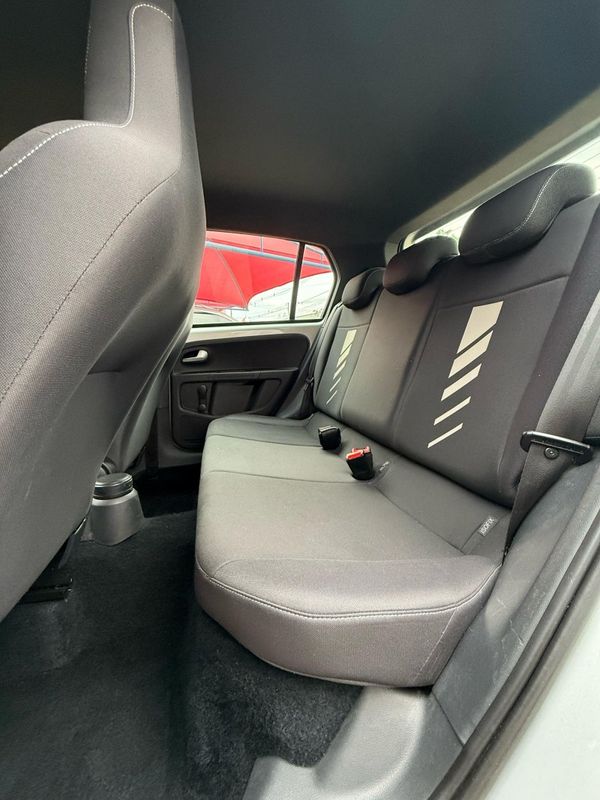 Volkswagen UP RUN 1.0 2017 FERREIRA VEÍCULOS VENÂNCIO AIRES / Carros no Vale