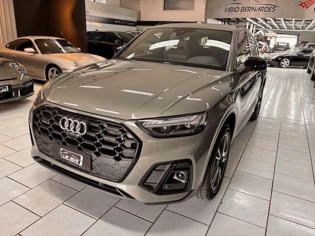 AUDI Q5 2.0 55 TFSIE PHEV PERFORMANCE BLACK QUATTRO S TRONIC 2024/2024 FÁBIO BERNARDES PORTO ALEGRE / Carros no Vale