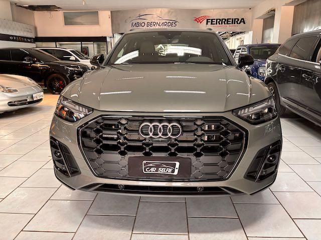 AUDI Q5 2.0 55 TFSIE PHEV PERFORMANCE BLACK QUATTRO S TRONIC 2024/2024 FÁBIO BERNARDES PORTO ALEGRE / Carros no Vale