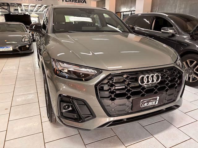 AUDI Q5 2.0 55 TFSIE PHEV PERFORMANCE BLACK QUATTRO S TRONIC 2024/2024 FÁBIO BERNARDES PORTO ALEGRE / Carros no Vale