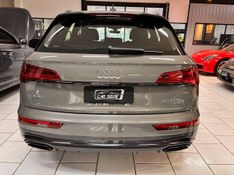 AUDI Q5 2.0 55 TFSIE PHEV PERFORMANCE BLACK QUATTRO S TRONIC 2024/2024 FÁBIO BERNARDES PORTO ALEGRE / Carros no Vale