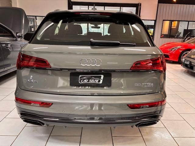 AUDI Q5 2.0 55 TFSIE PHEV PERFORMANCE BLACK QUATTRO S TRONIC 2024/2024 FÁBIO BERNARDES PORTO ALEGRE / Carros no Vale