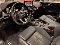 AUDI Q5 2.0 55 TFSIE PHEV PERFORMANCE BLACK QUATTRO S TRONIC 2024/2024 FÁBIO BERNARDES PORTO ALEGRE / Carros no Vale