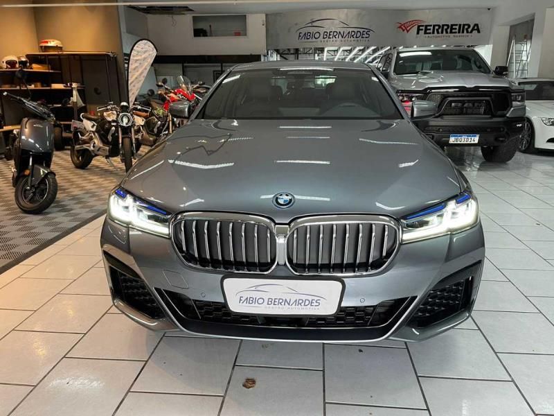 BMW 530E 2.0 16V TWINPOWER HÍBRIDO M SPORT AUTOMÁTICO 2022/2022 FÁBIO BERNARDES PORTO ALEGRE / Carros no Vale